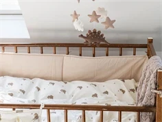 That\'s Mine oatmeal junior sengerand Lotus